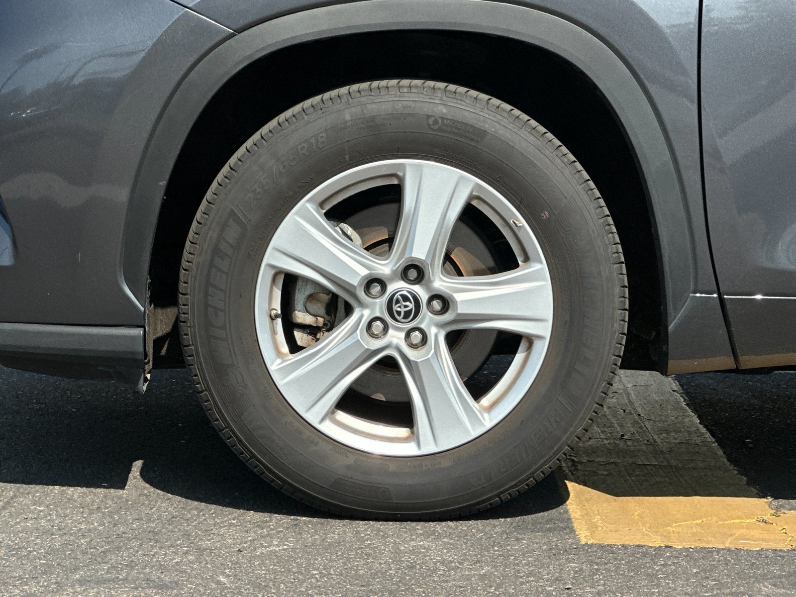 2025 Toyota Highlander LE