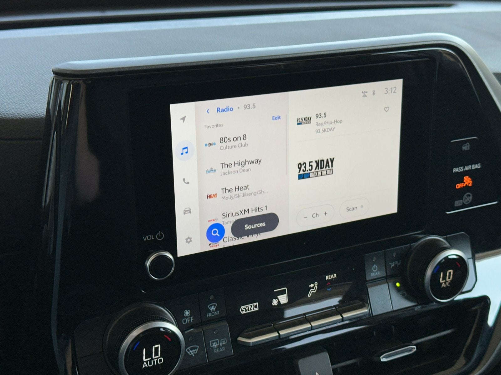 2025 Toyota Highlander LE