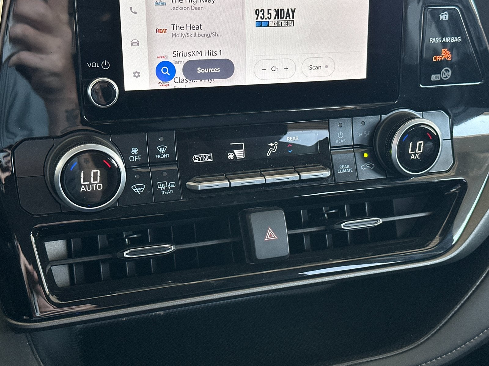 2025 Toyota Highlander LE