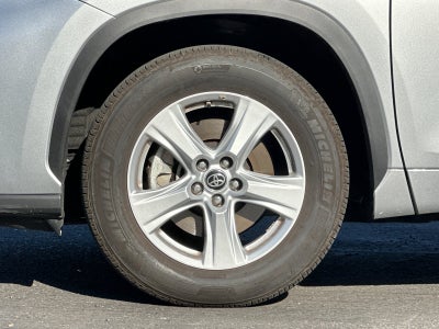 2025 Toyota Highlander LE