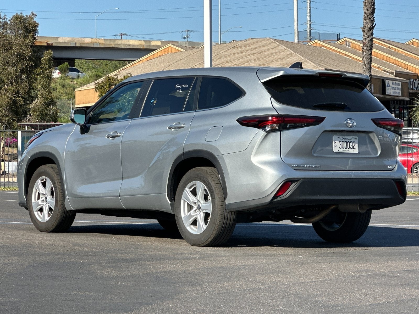 2025 Toyota Highlander LE