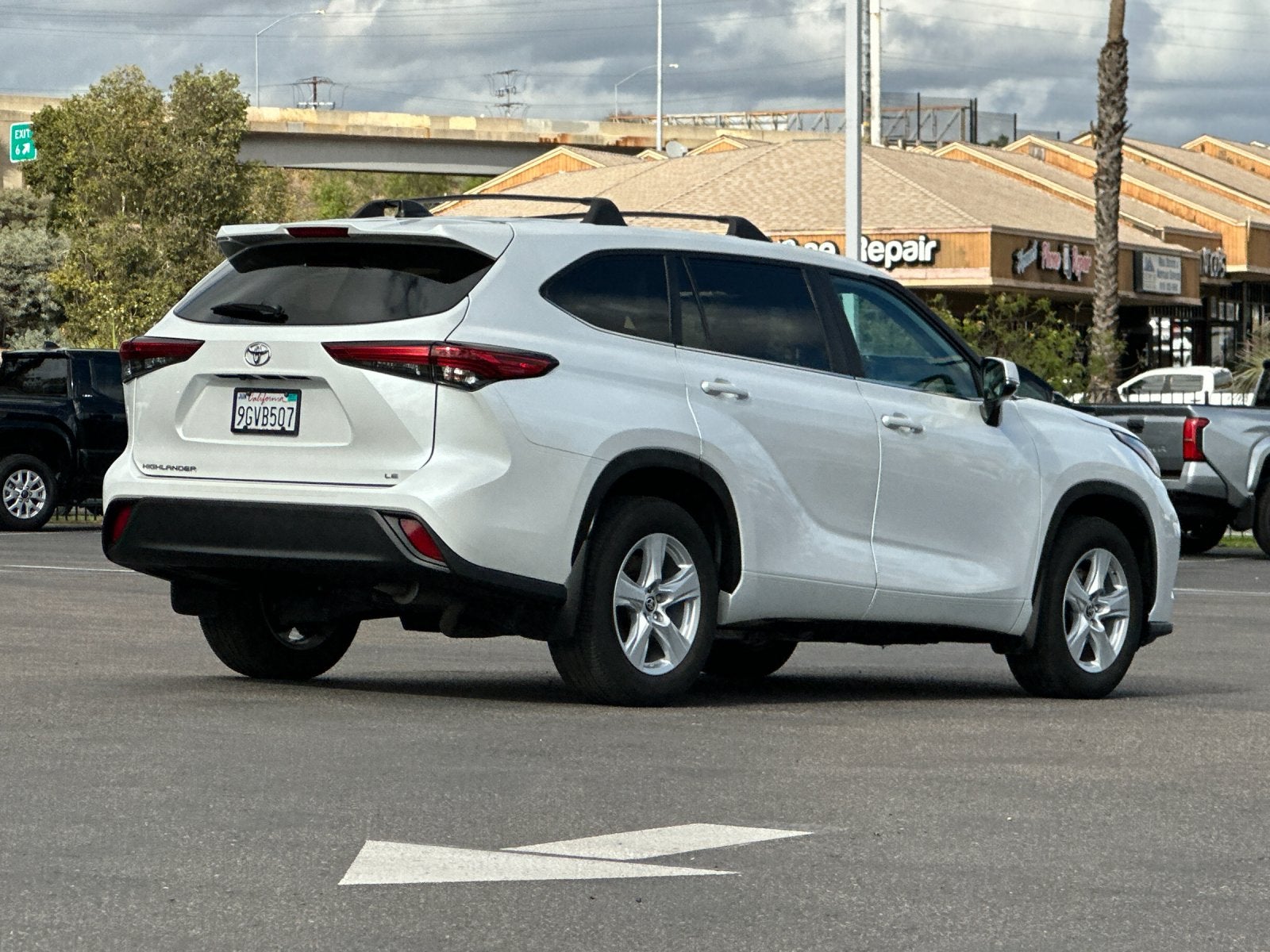 2023 Toyota Highlander LE