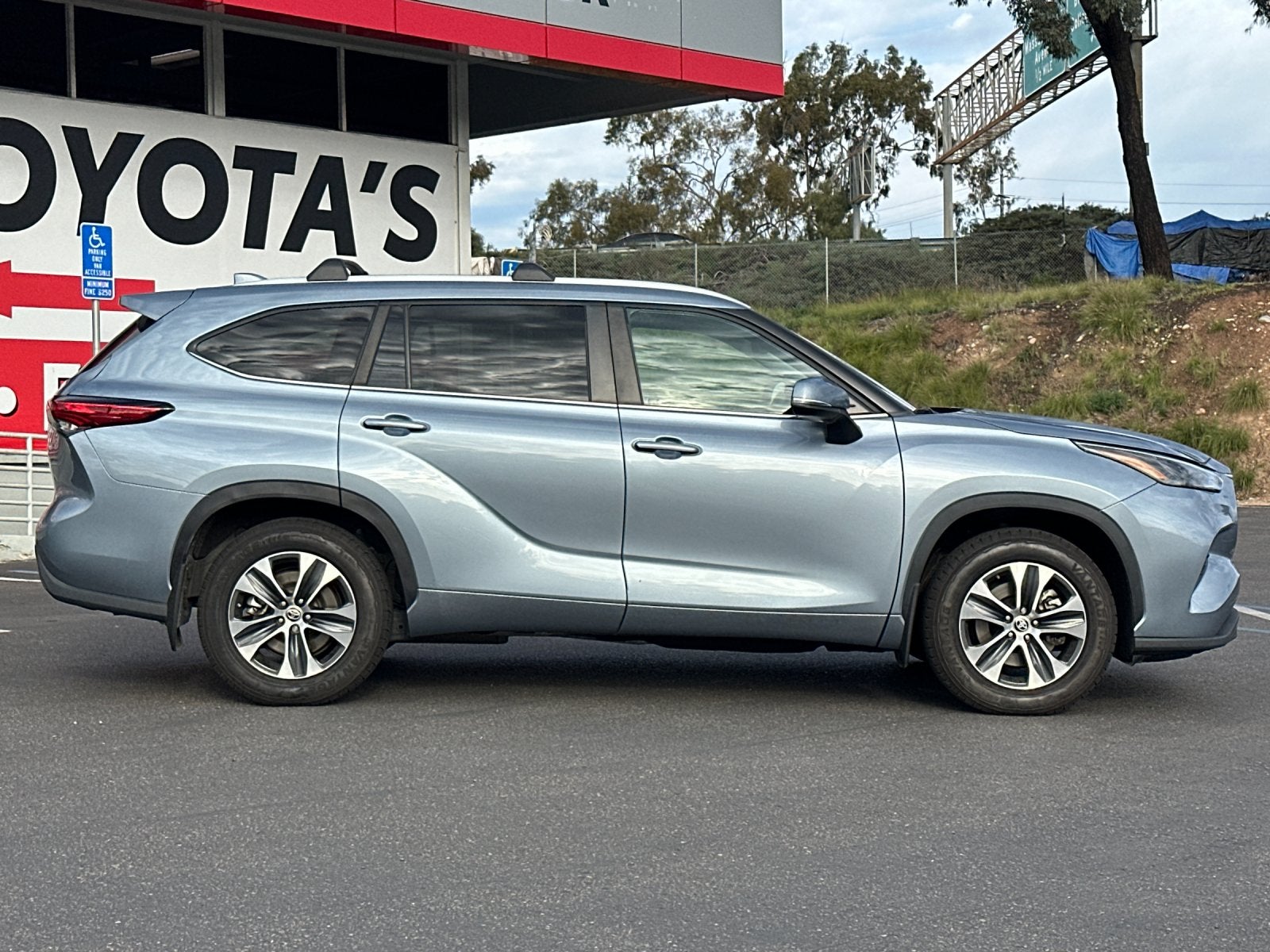 2023 Toyota Highlander XLE