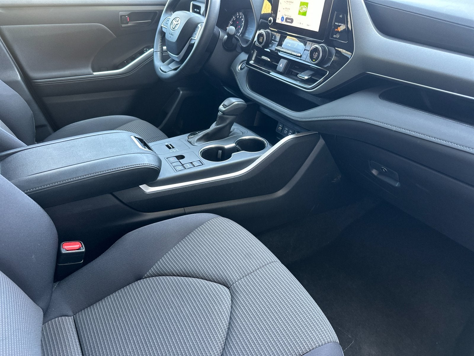 2025 Toyota Highlander LE