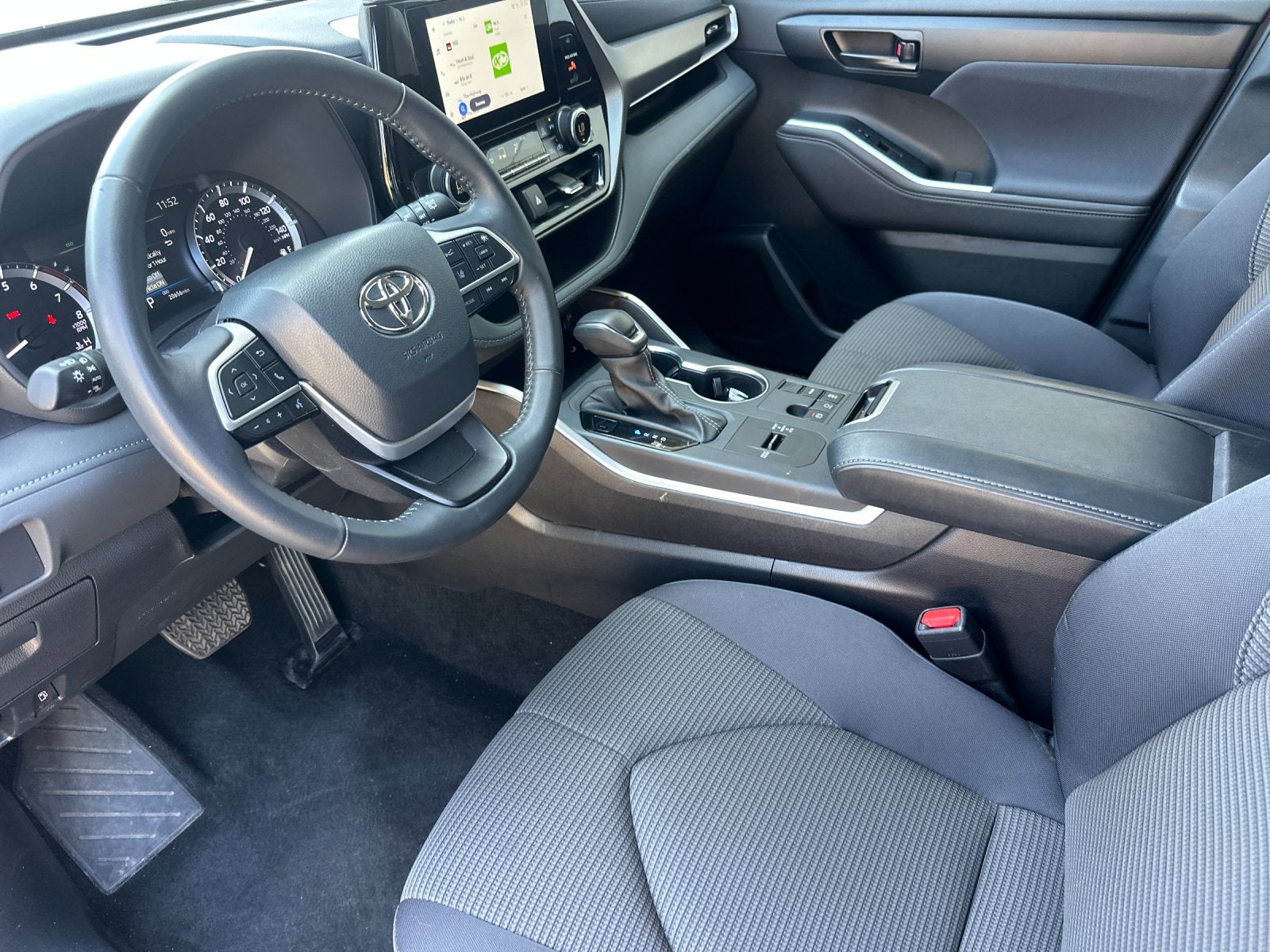 2025 Toyota Highlander LE