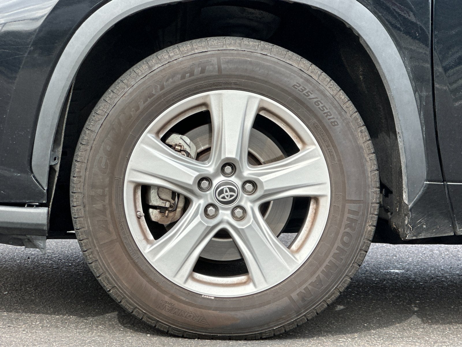 2023 Toyota Highlander LE