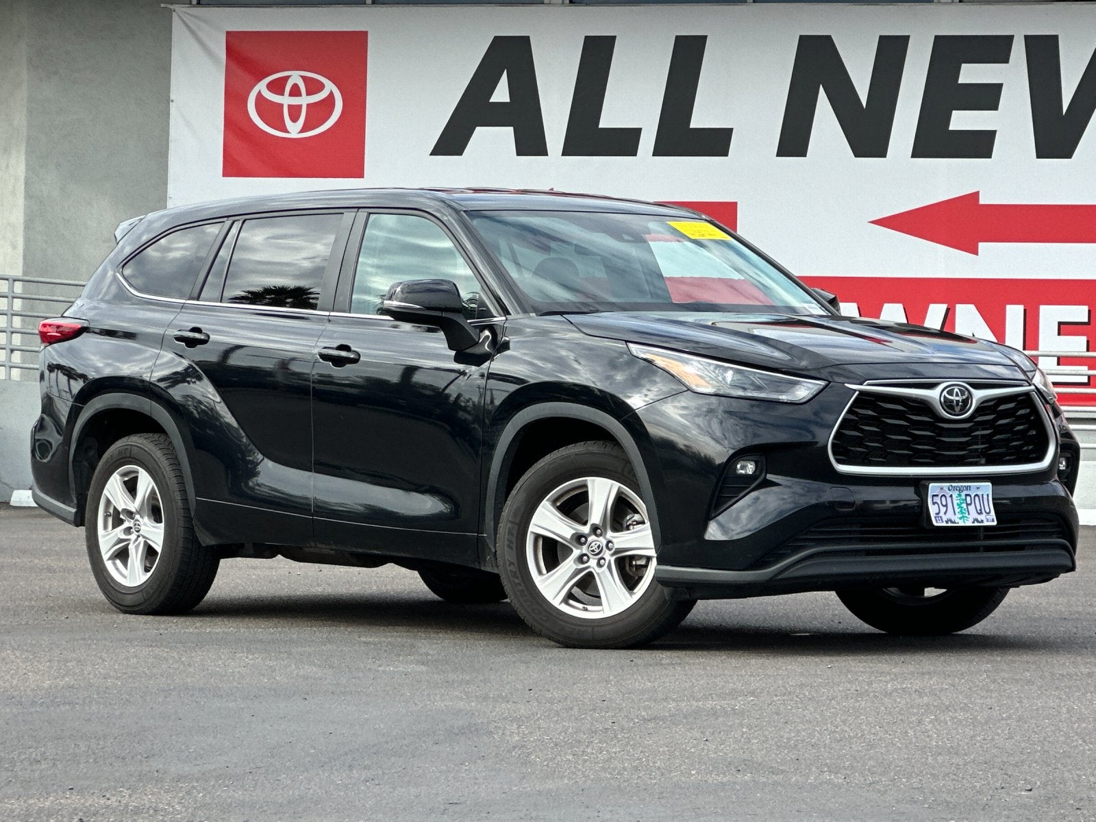 2023 Toyota Highlander LE