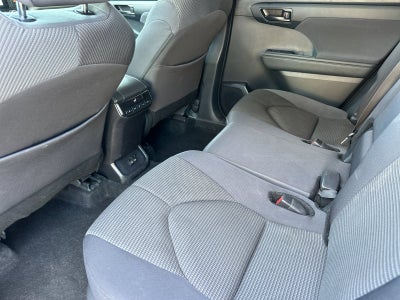 2024 Toyota Highlander LE