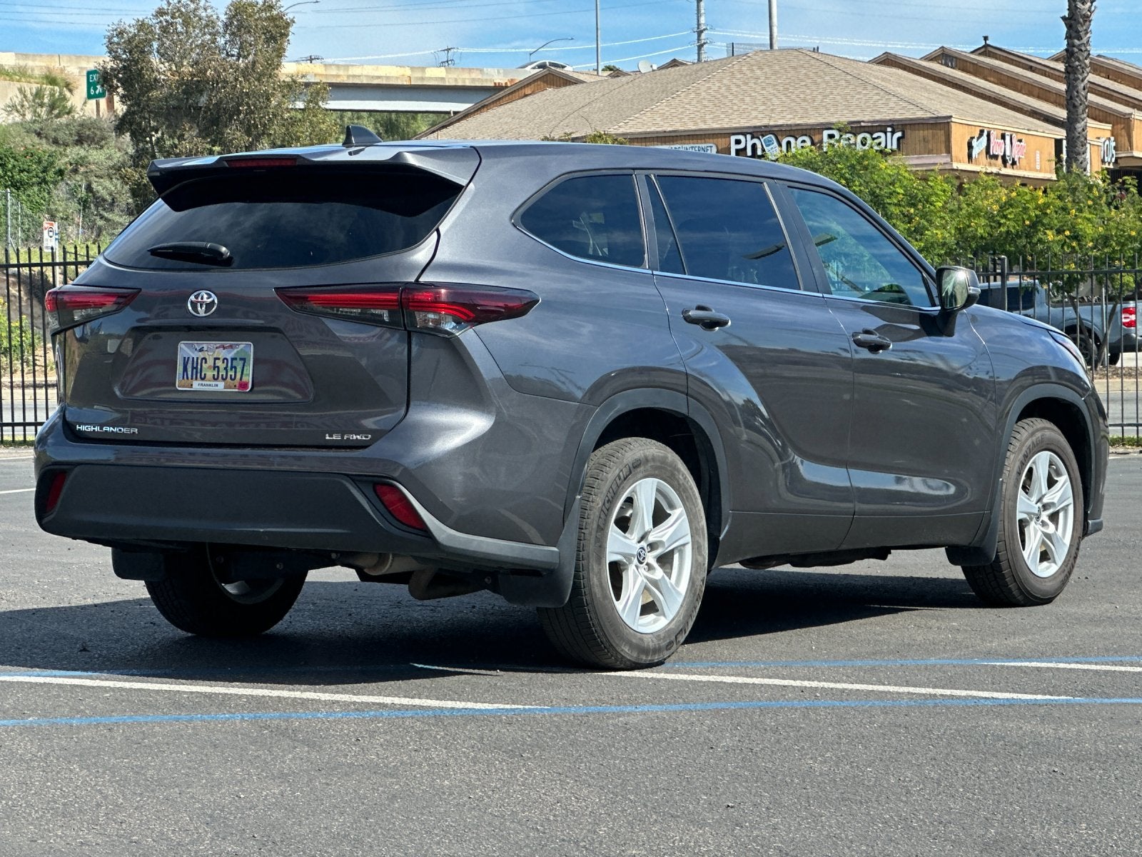 2024 Toyota Highlander LE