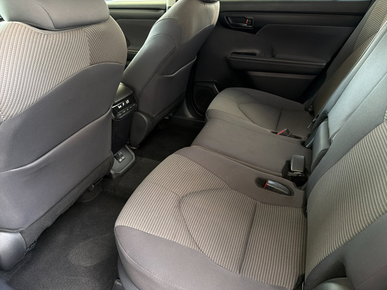 2025 Toyota Highlander LE