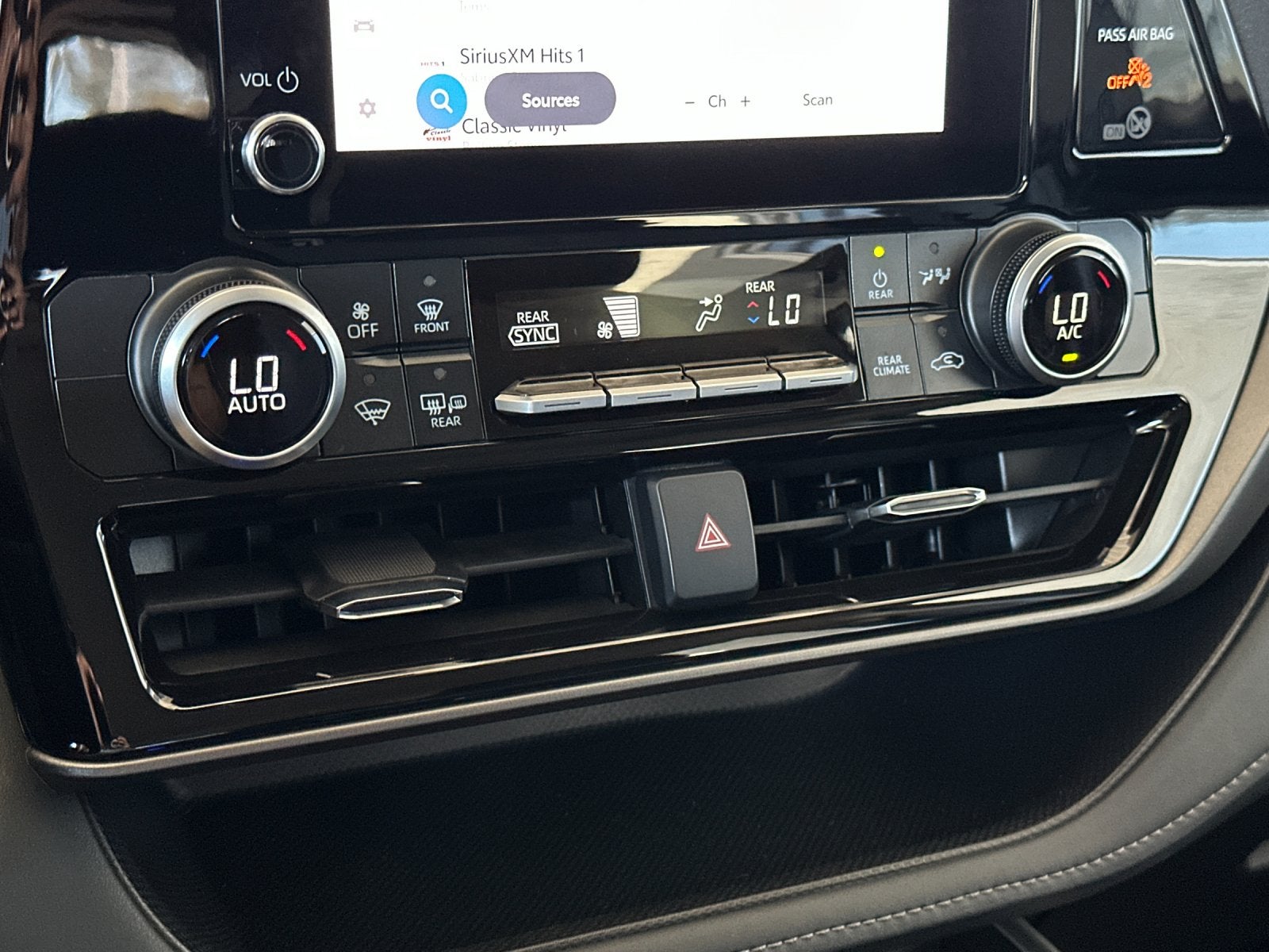 2025 Toyota Highlander LE
