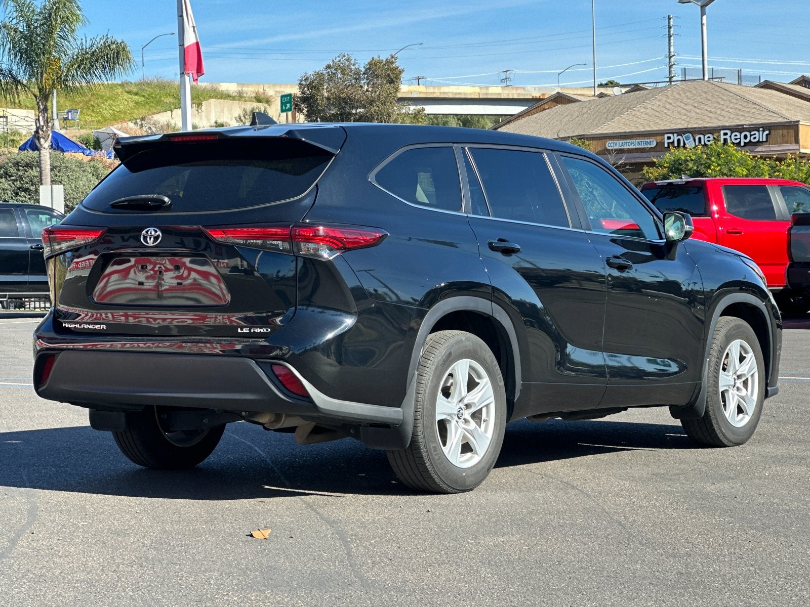 2023 Toyota Highlander LE
