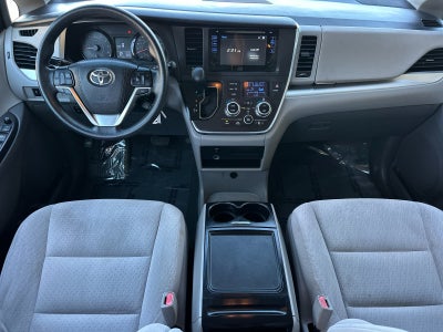 2016 Toyota Sienna LE 8 Passenger