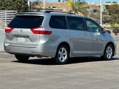 2016 Toyota Sienna LE 8 Passenger