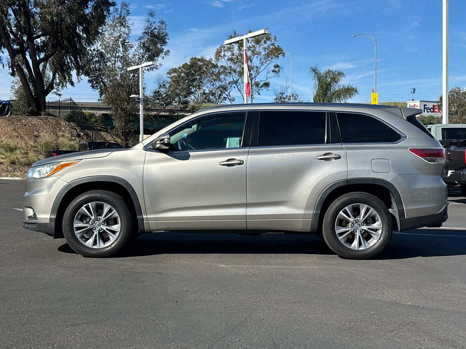 Used 2014 Toyota Highlander XLE with VIN 5TDKKRFH8ES013295 for sale in Lemon Grove, CA