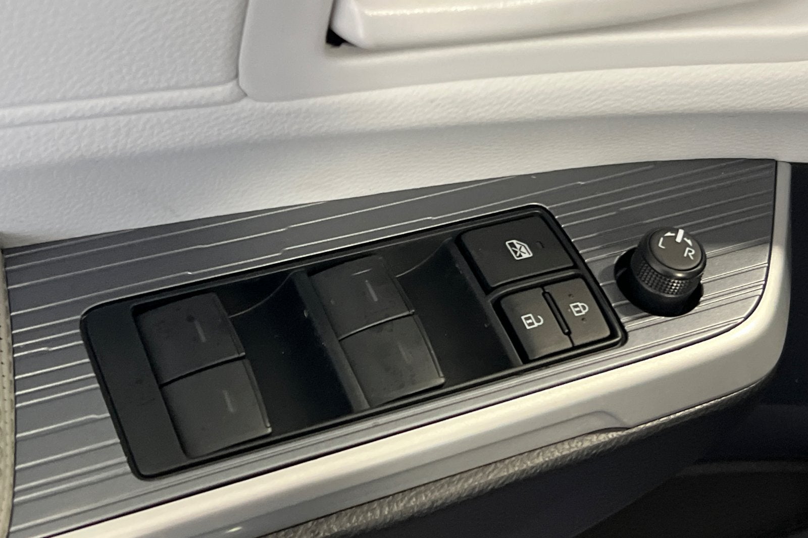 2026 Toyota Sienna LE 8 Passenger