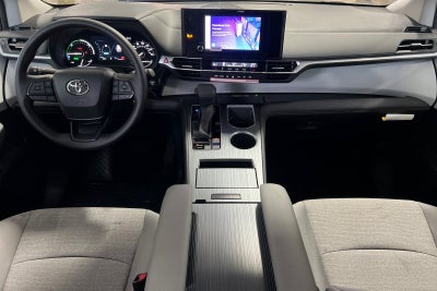 2026 Toyota Sienna LE 8 Passenger