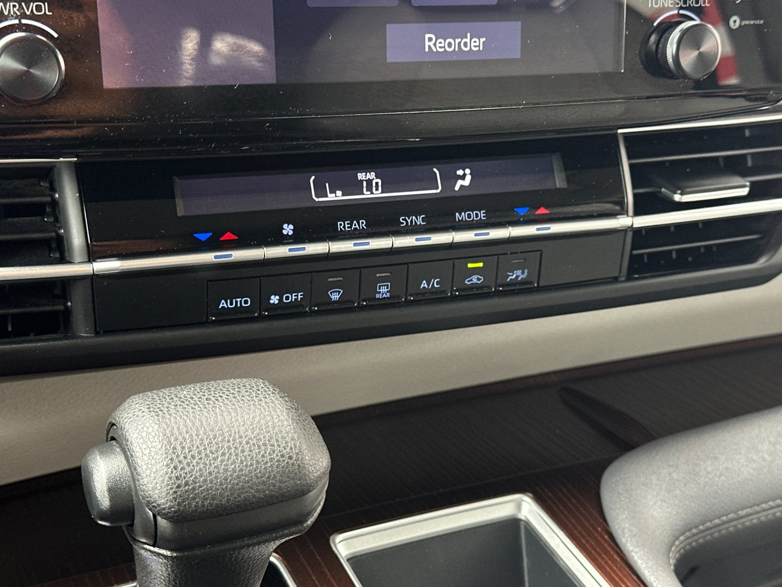2024 Toyota Sienna LE 8 Passenger