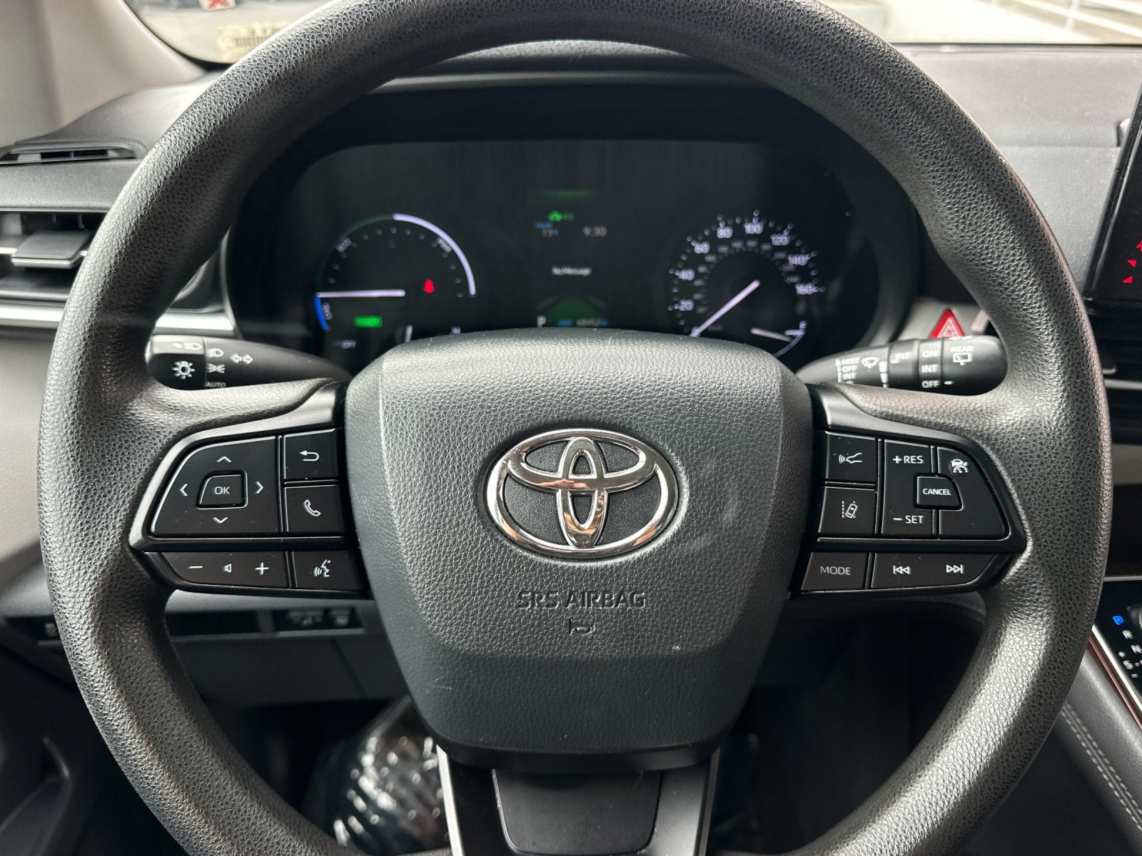 2024 Toyota Sienna LE 8 Passenger