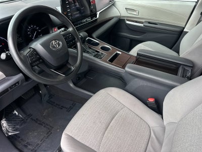 2024 Toyota Sienna LE 8 Passenger