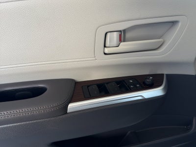 2024 Toyota Sienna LE 8 Passenger