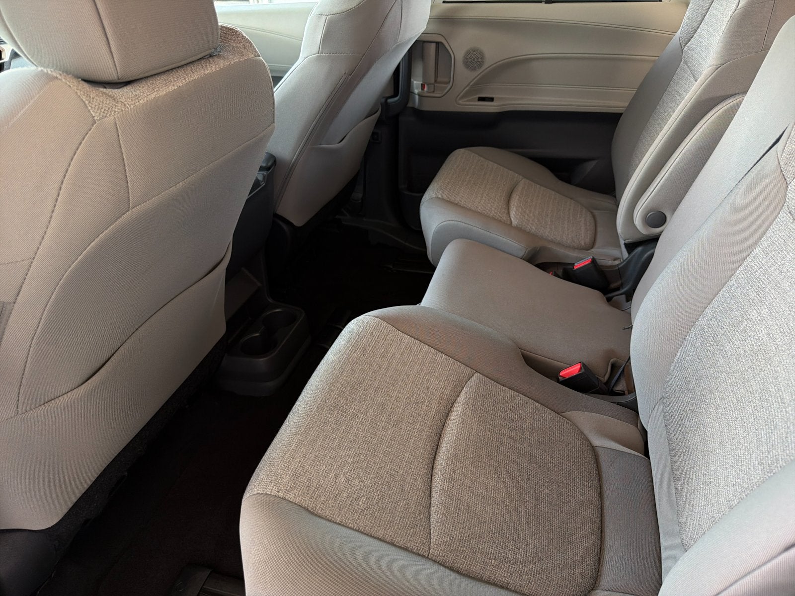 2024 Toyota Sienna LE 8 Passenger