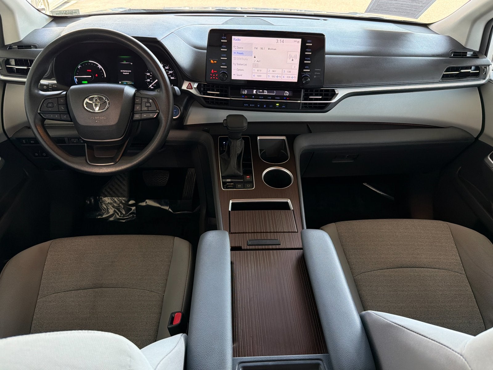 2024 Toyota Sienna LE 8 Passenger
