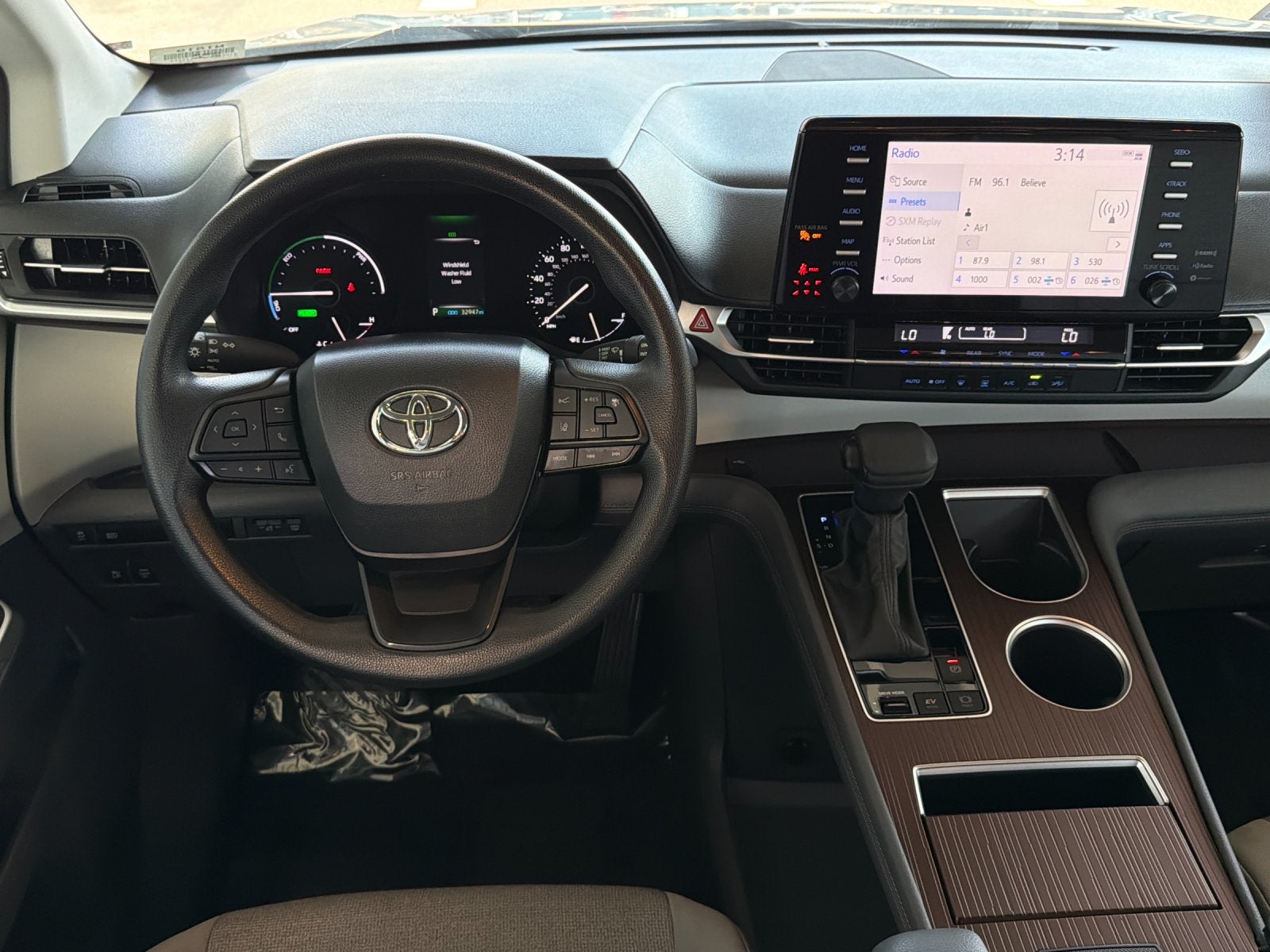2024 Toyota Sienna LE 8 Passenger