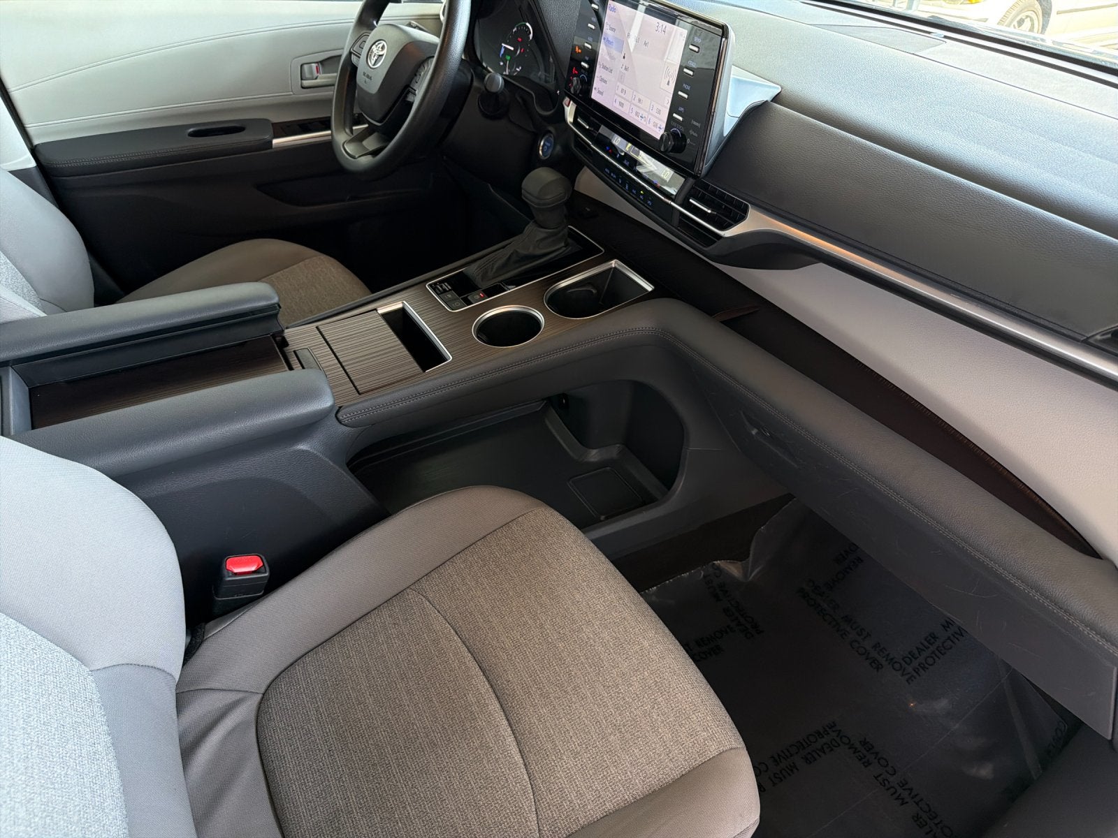 2024 Toyota Sienna LE 8 Passenger