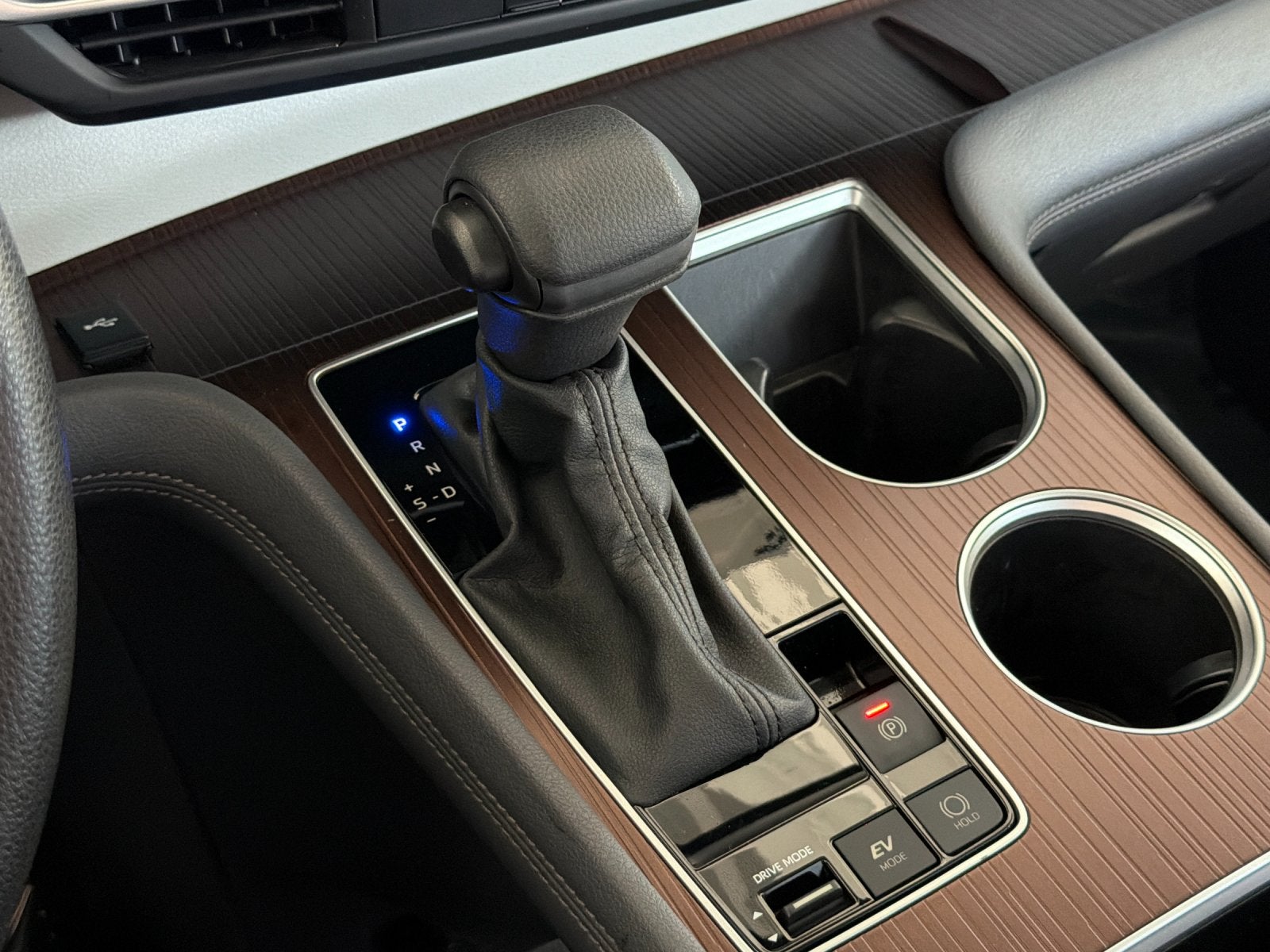 2024 Toyota Sienna LE 8 Passenger