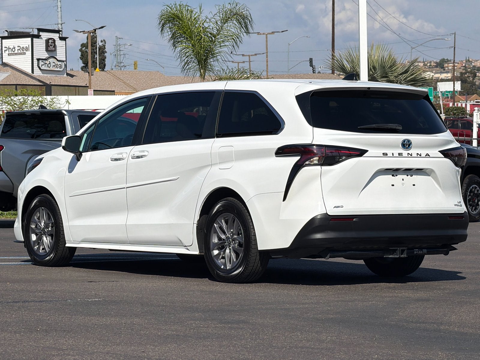 2024 Toyota Sienna LE 8 Passenger
