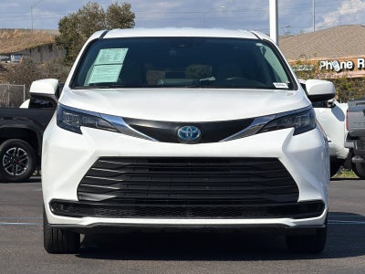 2024 Toyota Sienna LE 8 Passenger
