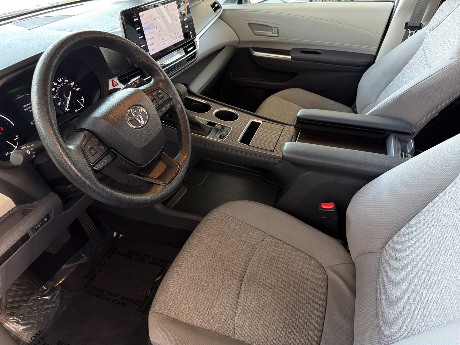 2024 Toyota Sienna LE 8 Passenger