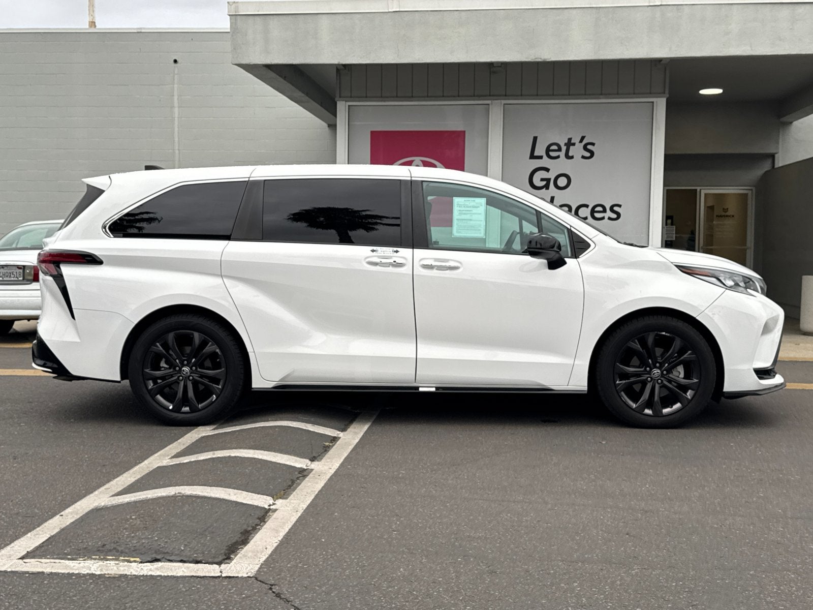 2023 Toyota Sienna XSE 7 Passenger