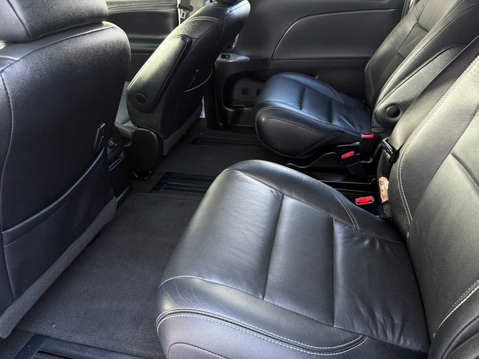 2018 Toyota Sienna SE Premium 8 Passenger