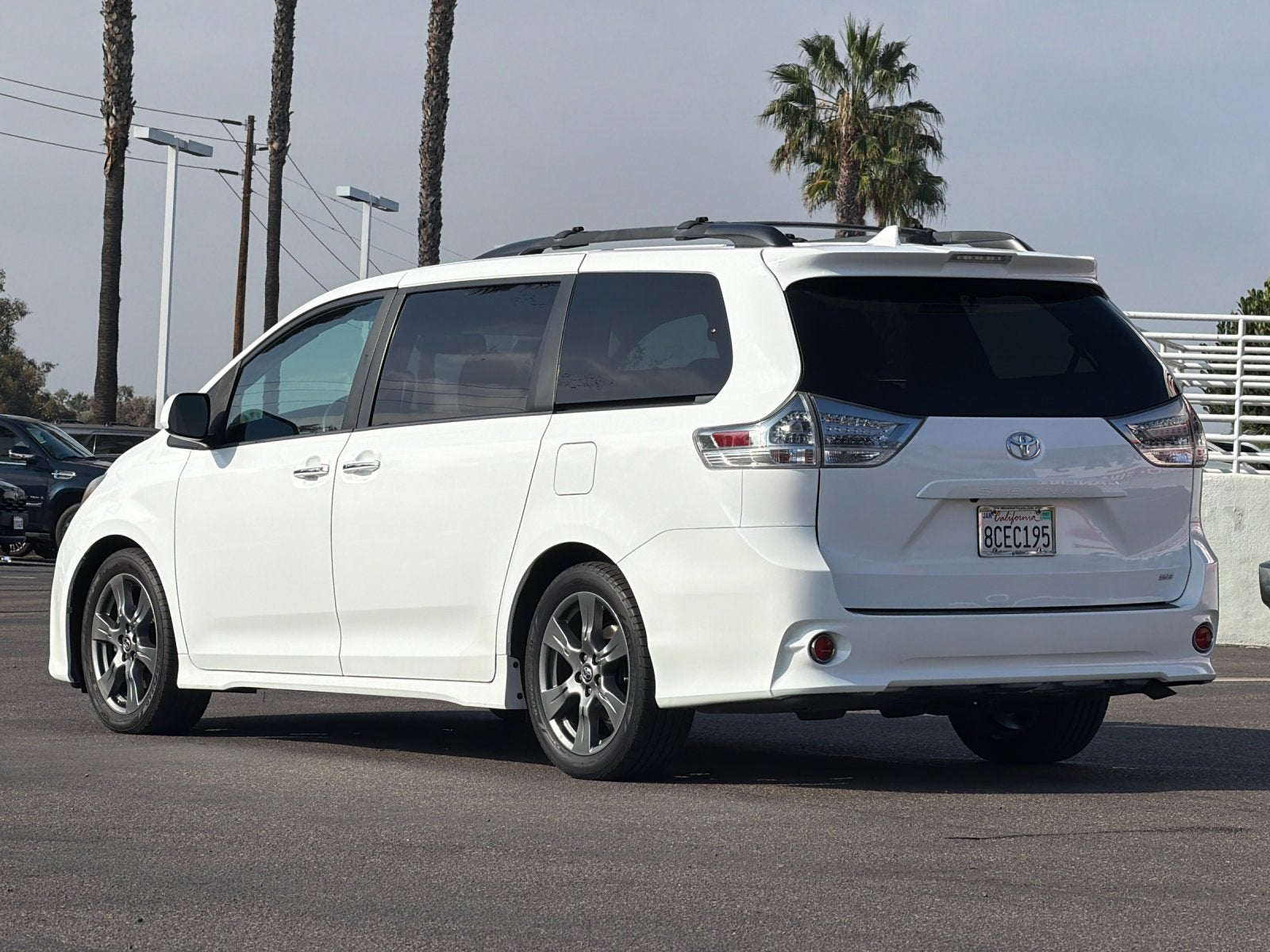 2018 Toyota Sienna SE Premium 8 Passenger