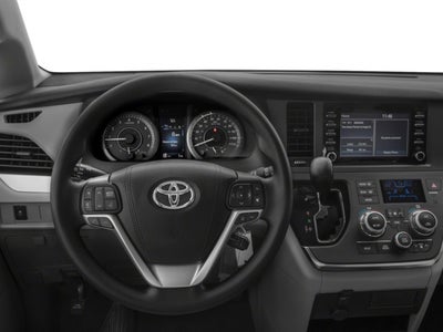 2018 Toyota Sienna SE Premium 8 Passenger