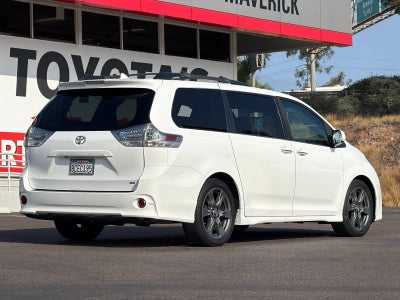 2018 Toyota Sienna SE Premium 8 Passenger