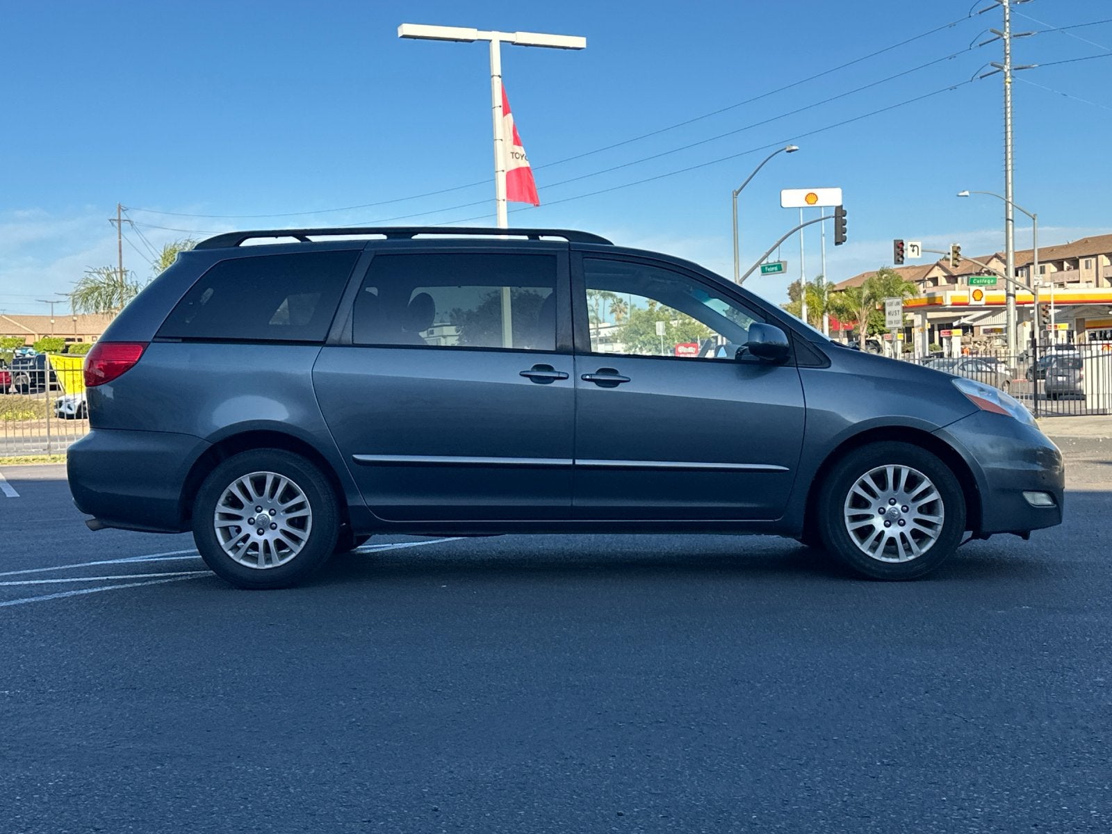 2010 Toyota Sienna XLE