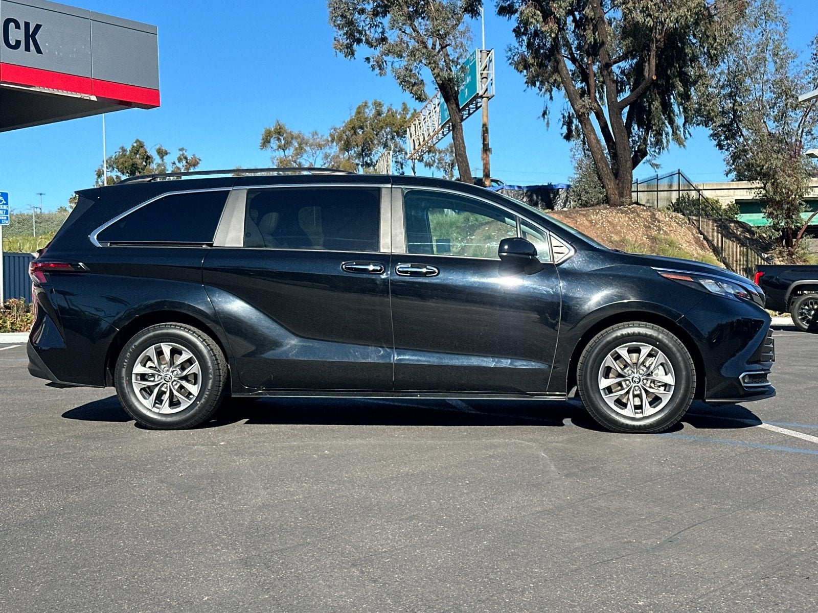 2024 Toyota Sienna XLE 7 Passenger