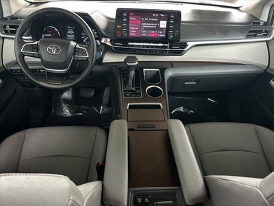 2024 Toyota Sienna XLE 8 Passenger