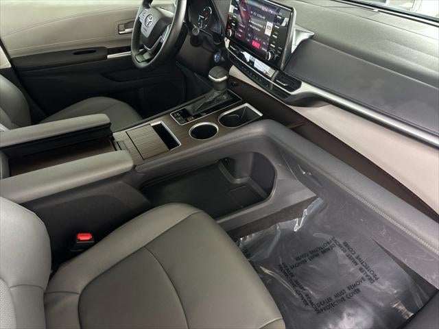 2024 Toyota Sienna XLE 8 Passenger