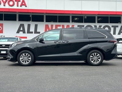 2024 Toyota Sienna XLE 8 Passenger