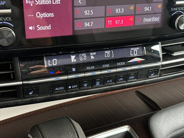 2024 Toyota Sienna XLE 8 Passenger