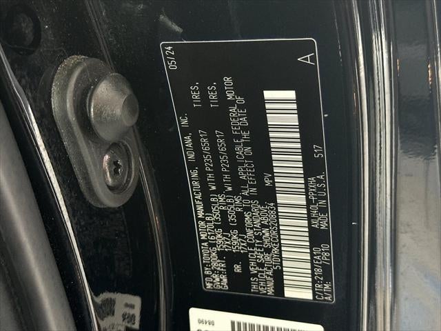 2024 Toyota Sienna XLE 8 Passenger