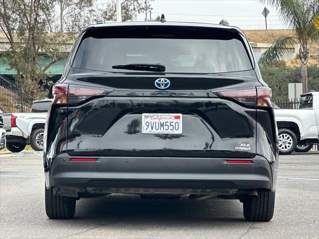 2024 Toyota Sienna XLE 8 Passenger