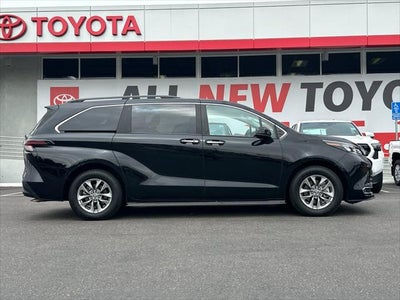 2024 Toyota Sienna XLE 8 Passenger