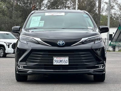 2024 Toyota Sienna XLE 8 Passenger