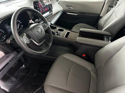 2024 Toyota Sienna XLE 8 Passenger