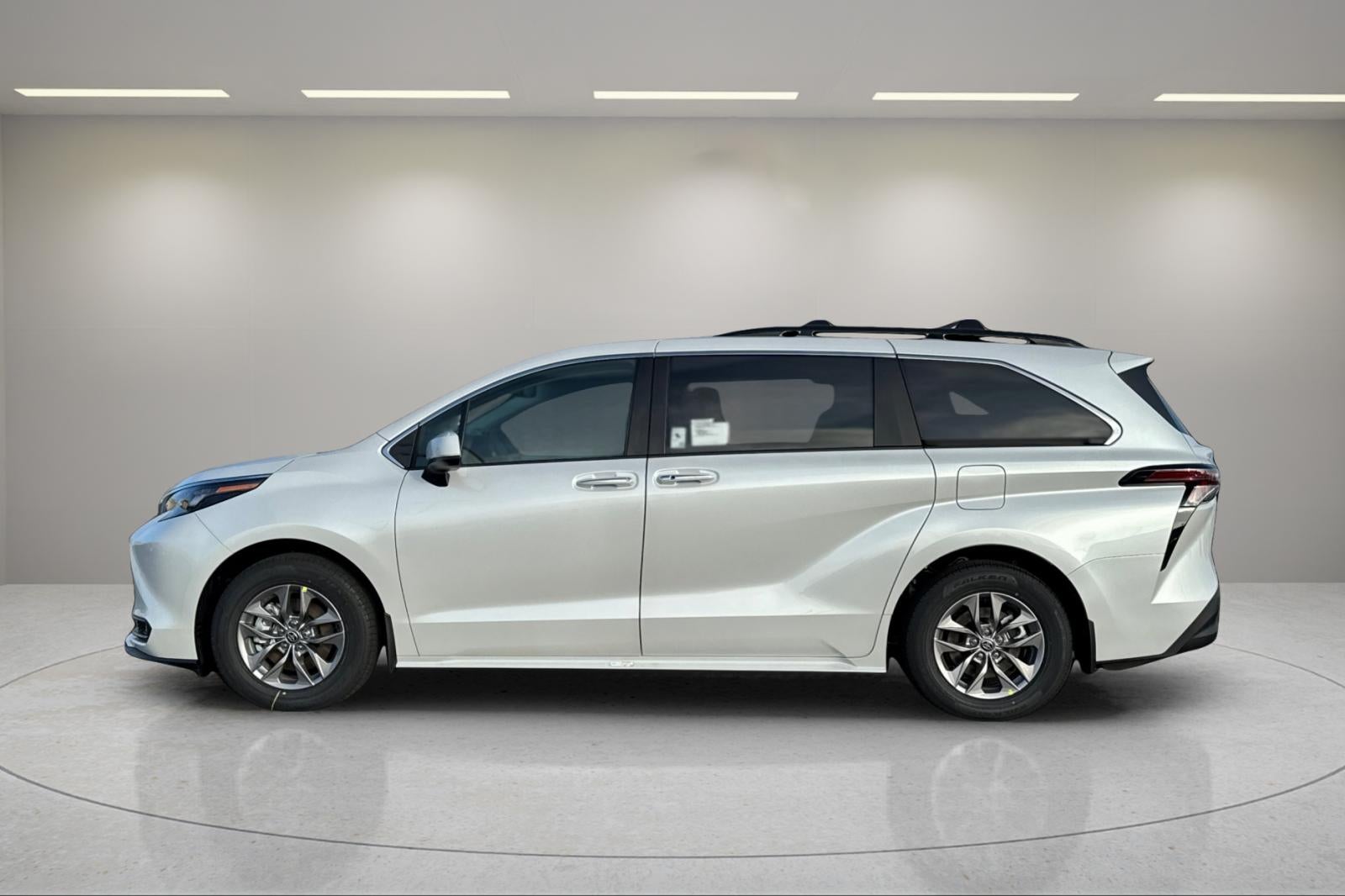 2026 Toyota Sienna XLE 8 Passenger